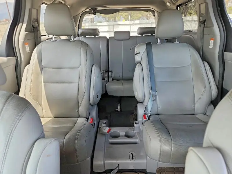 2017 TOYOTA SIENNA XLE 8-PASSENGER  