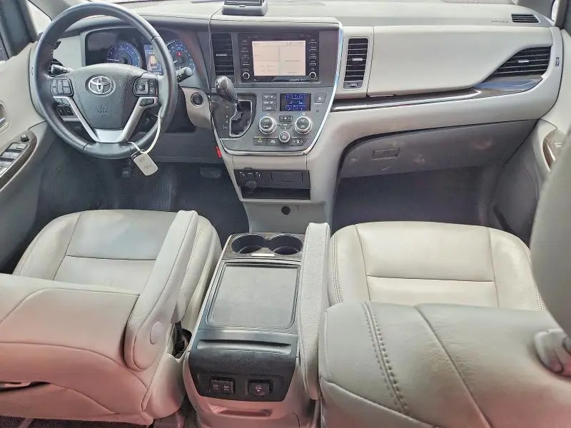 2019 TOYOTA SIENNA XLE 8-PASSENGER  