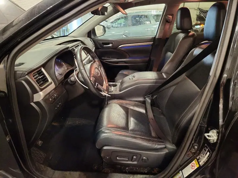 2017 TOYOTA HIGHLANDER LIMITED PLATINUM  