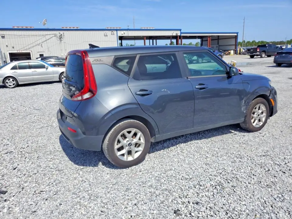 2022 KIA SOUL LX  
