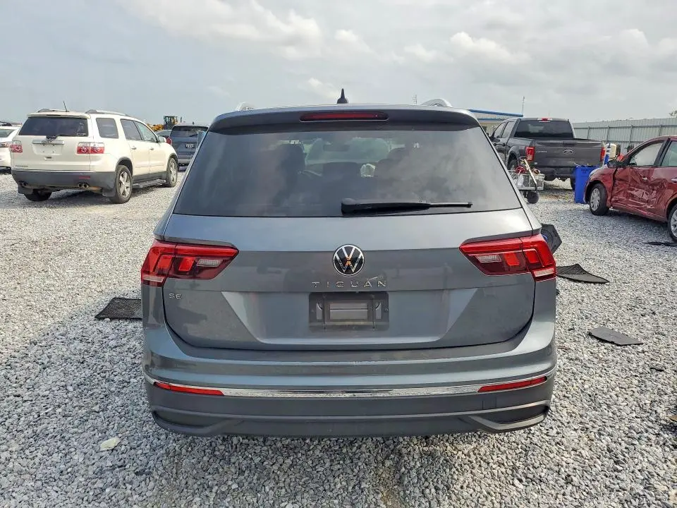 2022 VOLKSWAGEN TIGUAN SE  