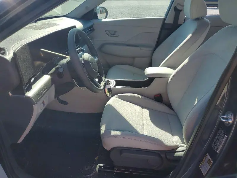 2024 HYUNDAI KONA SE  