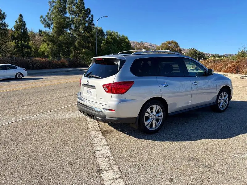 2018 NISSAN PATHFINDER SL  