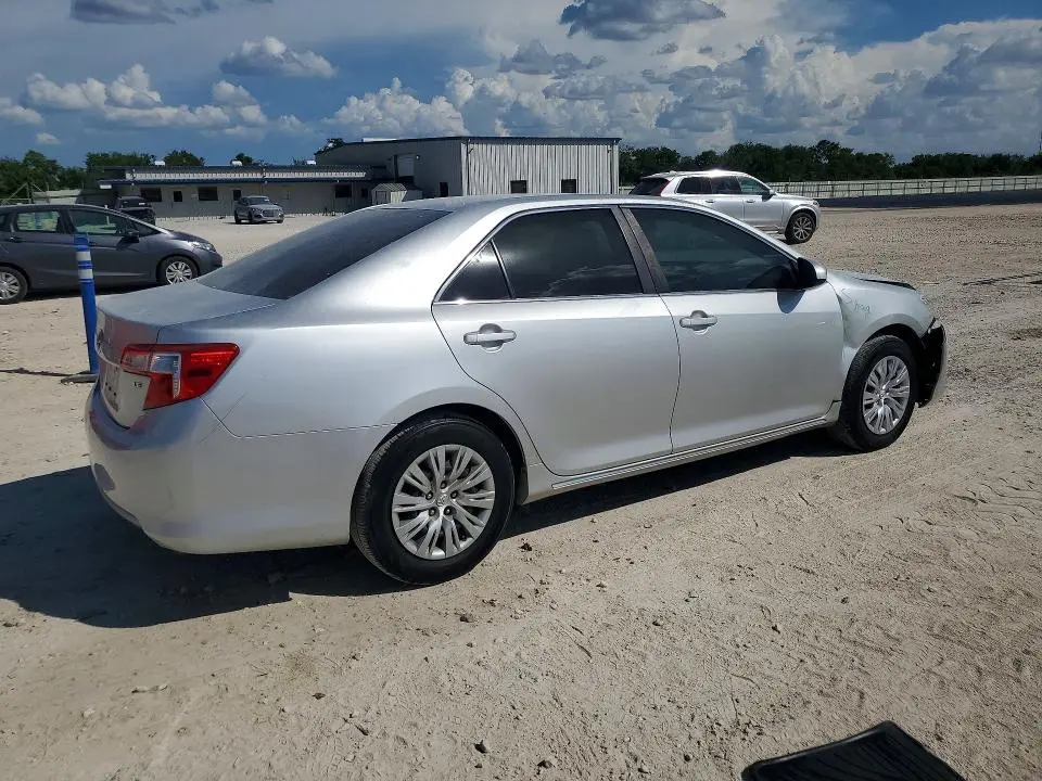 2014 TOYOTA CAMRY LE  
