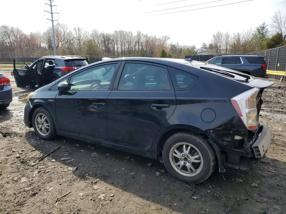 2010 TOYOTA PRIUS III  