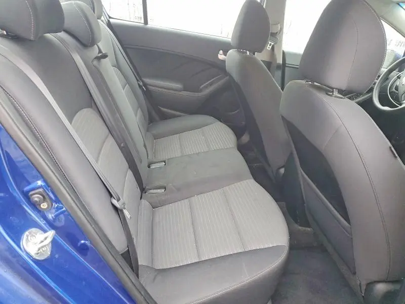 2017 KIA FORTE LX  