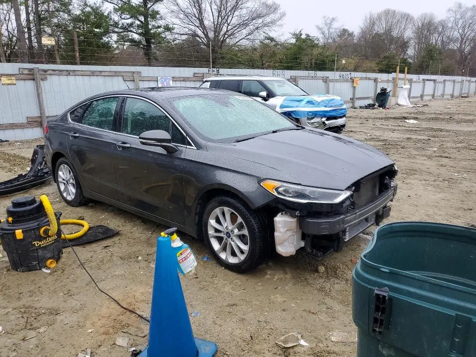 2020 FORD FUSION TITANIUM  