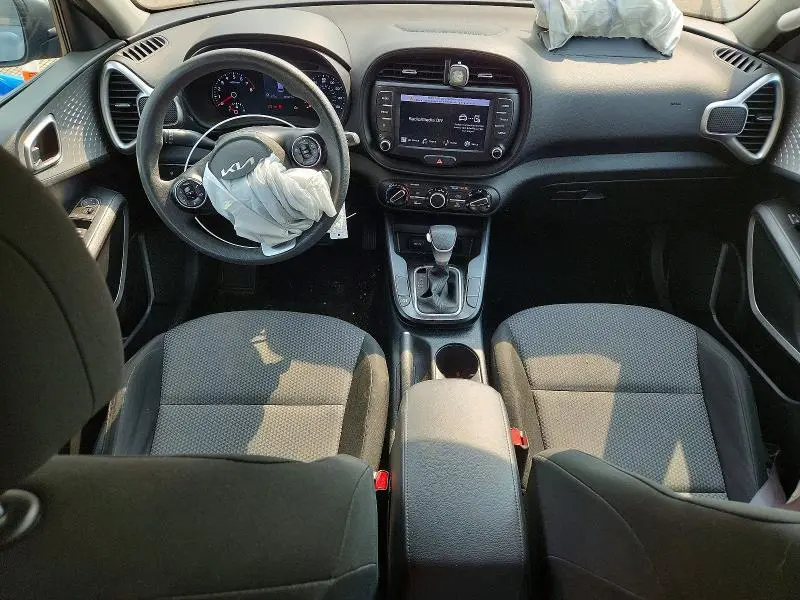 2022 KIA SOUL LX  