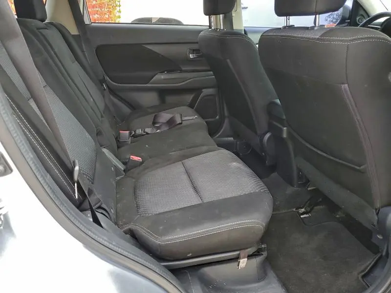 2016 MITSUBISHI OUTLANDER SE  