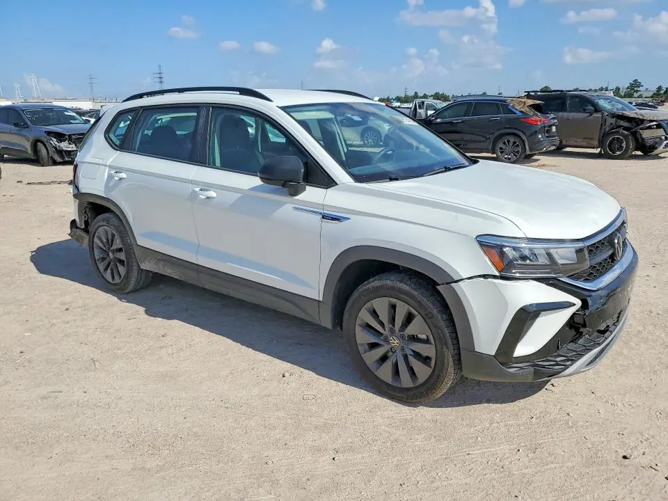 2024 VOLKSWAGEN TAOS   