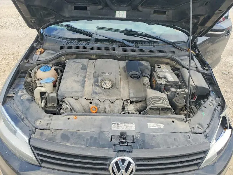 2012 VOLKSWAGEN JETTA SE  