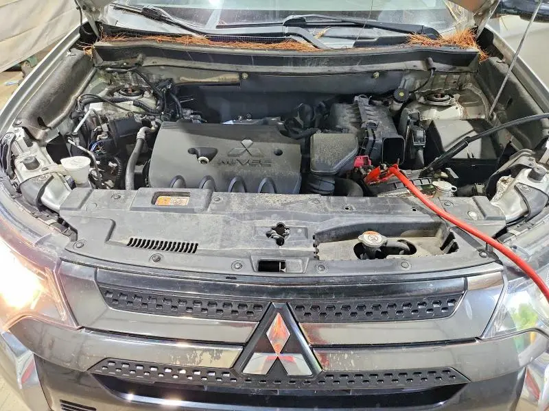 2020 MITSUBISHI OUTLANDER SE  