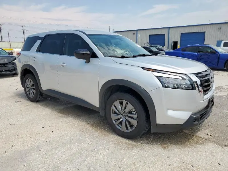 2024 NISSAN PATHFINDER S  