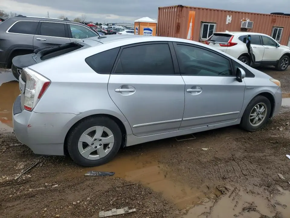 2010 TOYOTA PRIUS III  