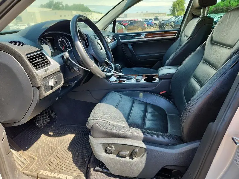 2012 VOLKSWAGEN TOUAREG V6  