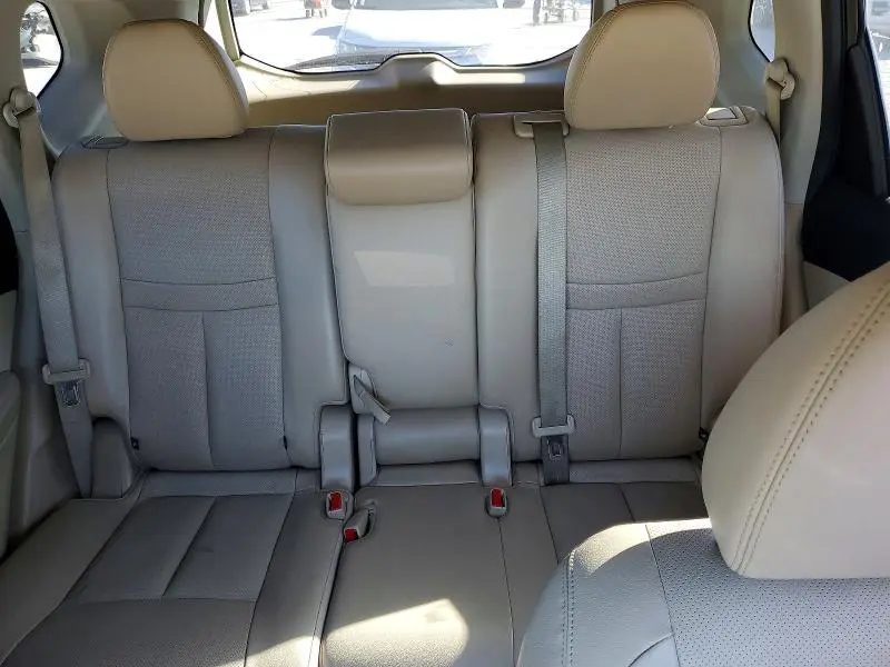 2016 NISSAN ROGUE SL  