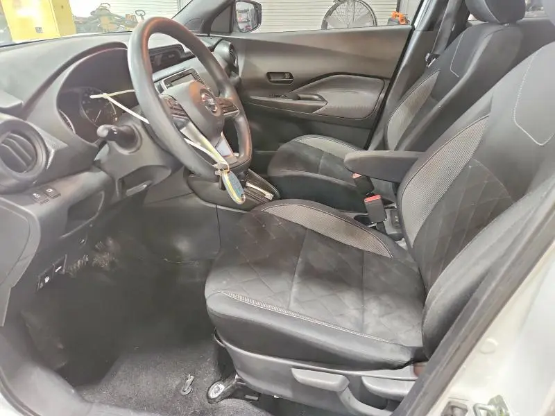 2019 NISSAN KICKS S  