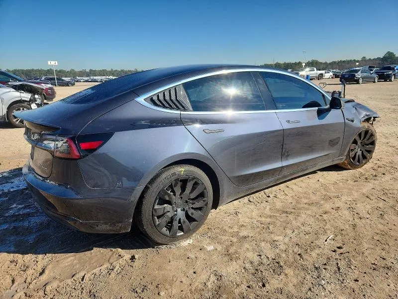 2018 TESLA MODEL 3   