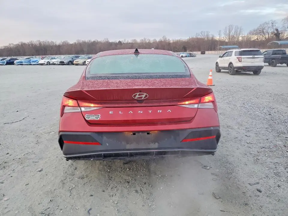 2024 HYUNDAI ELANTRA   