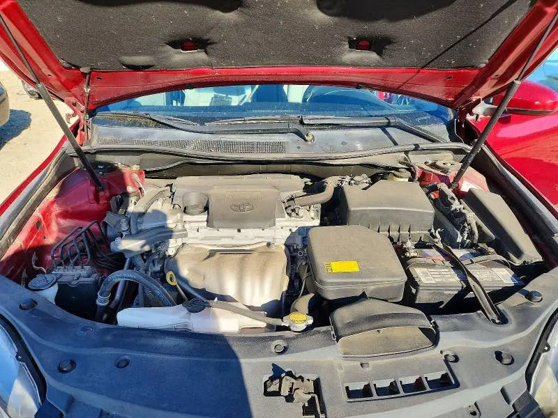 2015 TOYOTA CAMRY SE  