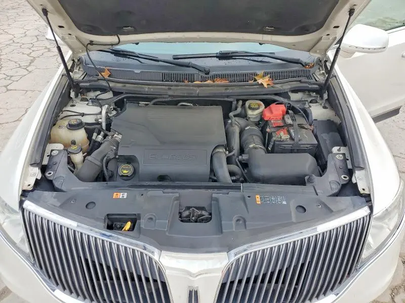 2015 LINCOLN MKT   