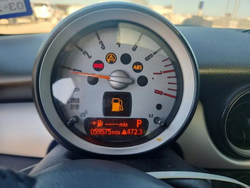 2010 MINI COOPER   
