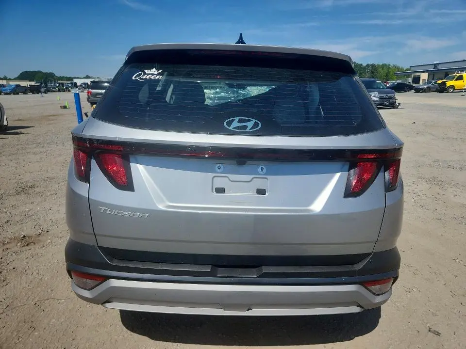 2025 HYUNDAI TUCSON SE  