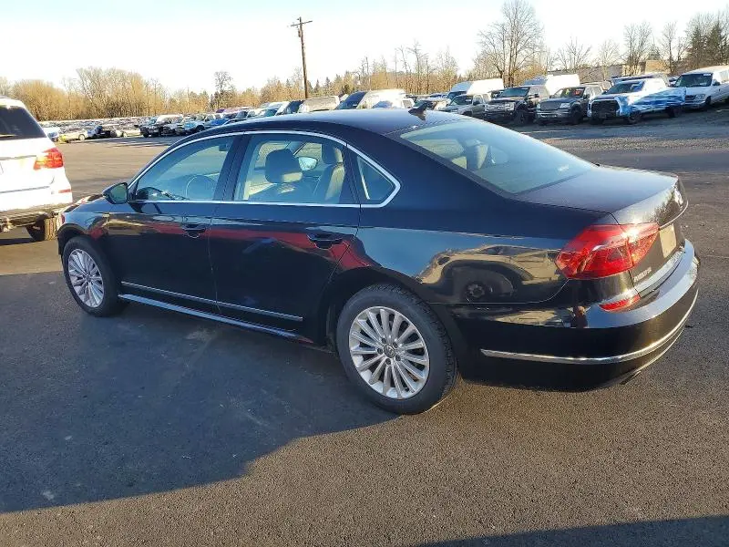 2017 VOLKSWAGEN PASSAT SE  