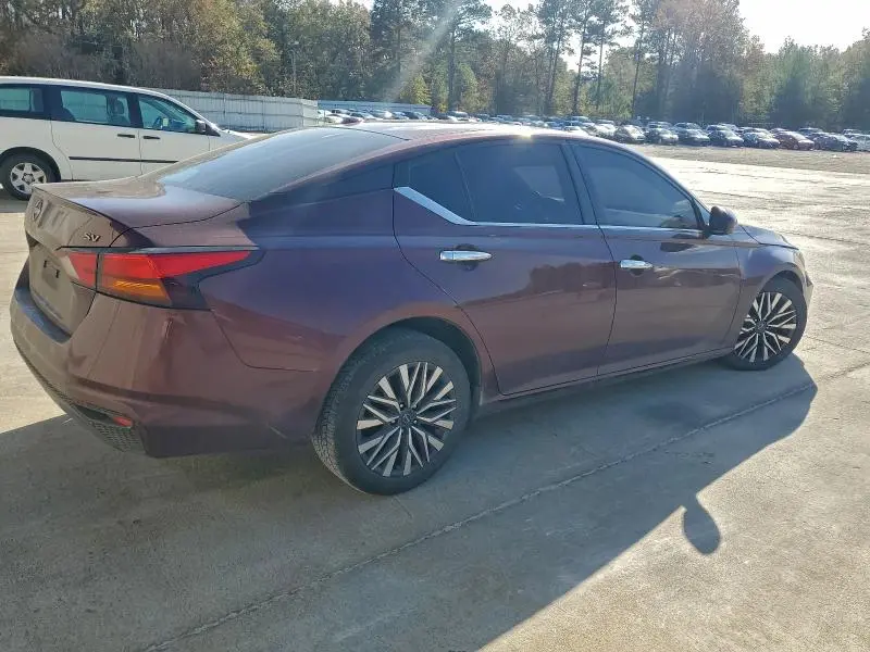 2023 NISSAN ALTIMA SV  