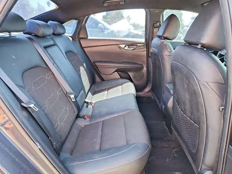2022 KIA FORTE GT LINE  