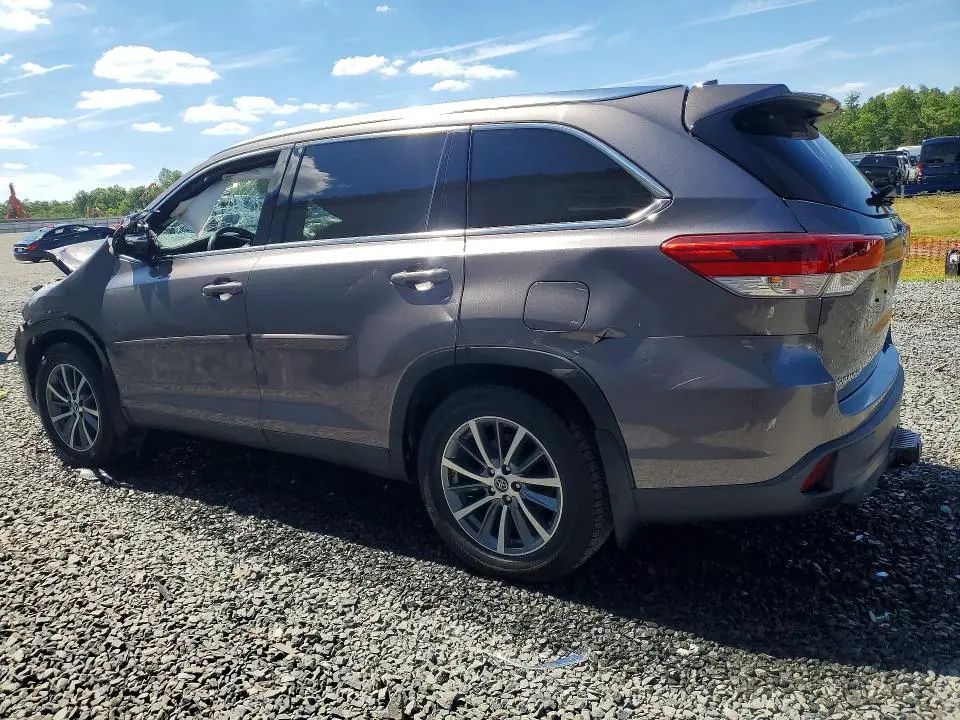 2019 TOYOTA HIGHLANDER XLE  