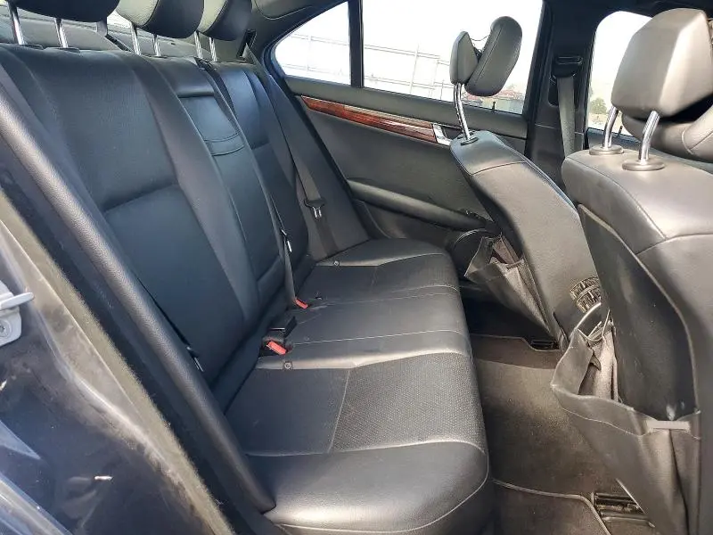 2011 MERCEDES-BENZ C 300  