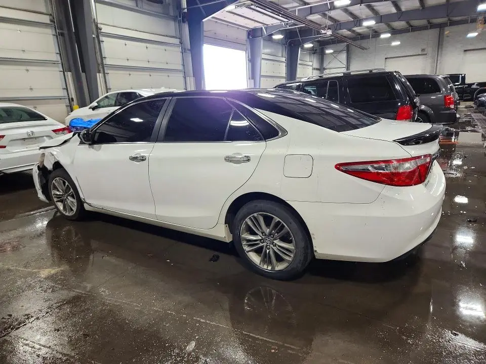 2016 TOYOTA CAMRY SE  
