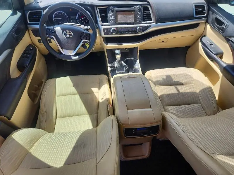 2015 TOYOTA HIGHLANDER LE PLUS  