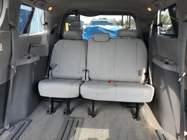 2017 TOYOTA SIENNA XLE  