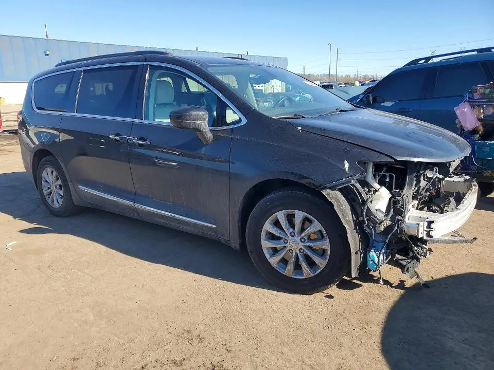 2017 CHRYSLER PACIFICA TOURING L  