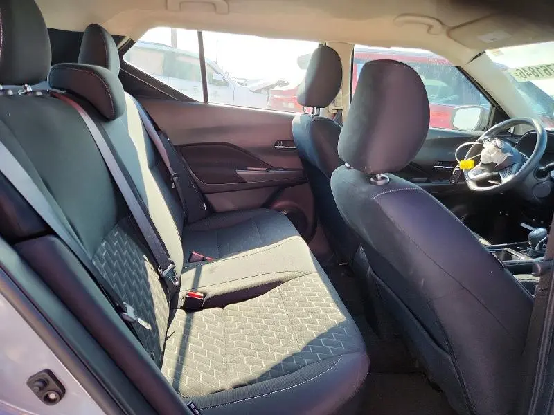 2024 NISSAN KICKS SV  