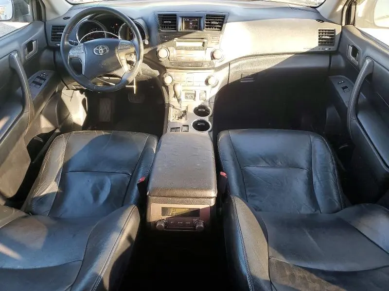 2010 TOYOTA HIGHLANDER SE  
