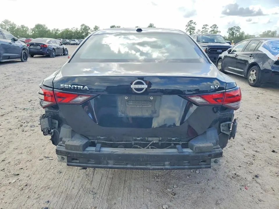 2024 NISSAN SENTRA SV  