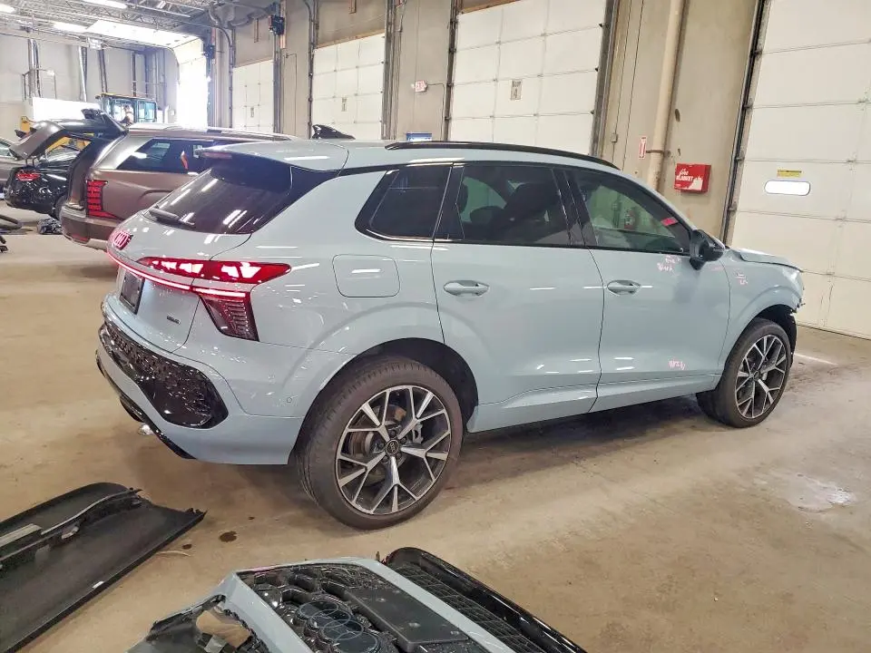 2026 AUDI Q3 S-LINE  
