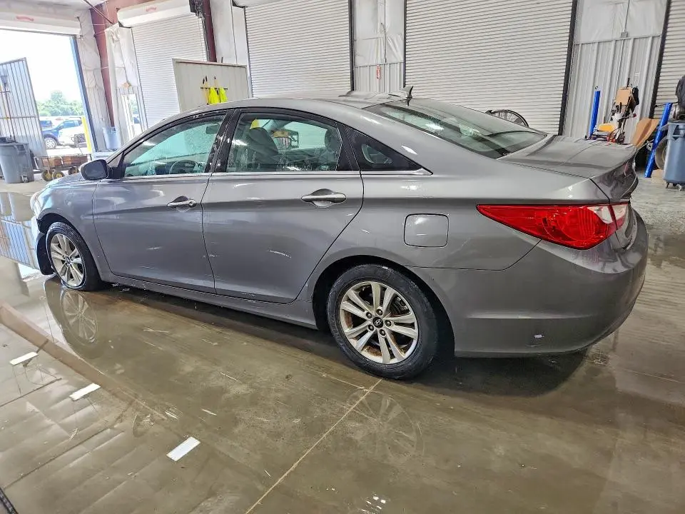 2011 HYUNDAI SONATA GLS  