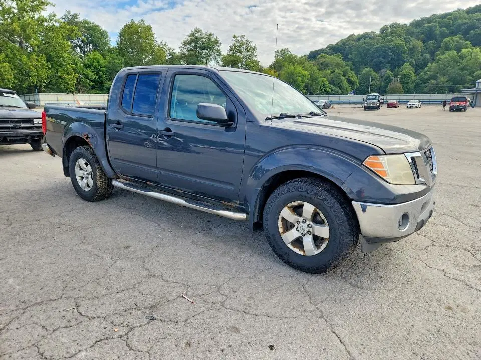 2010 NISSAN FRONTIER SE V6  