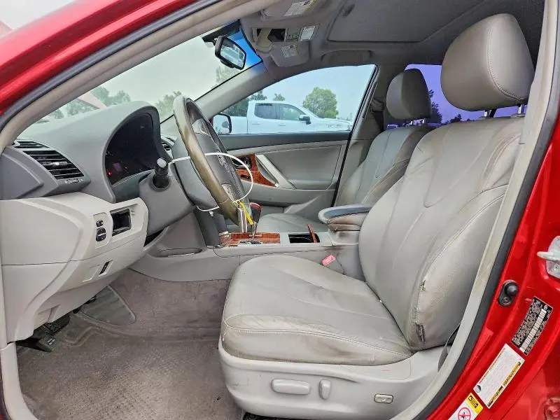 2010 TOYOTA CAMRY XLE V6  