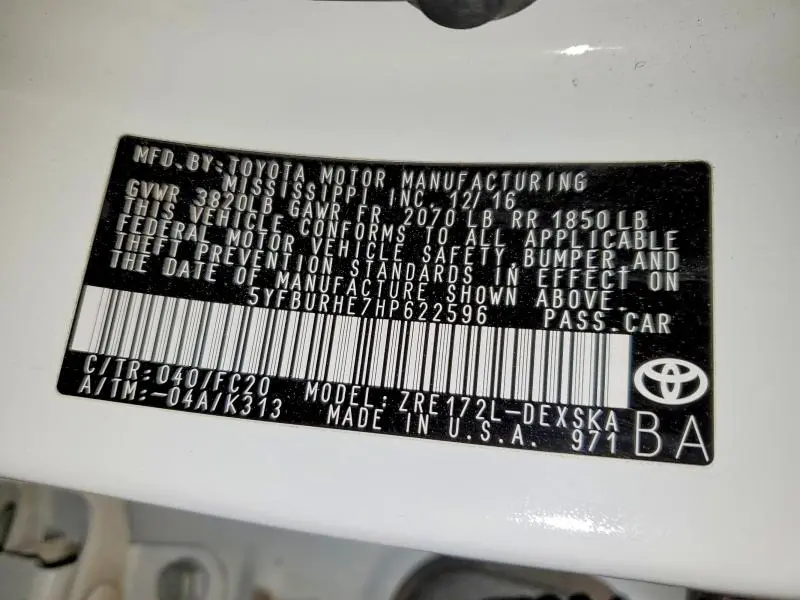 2017 TOYOTA COROLLA SE  