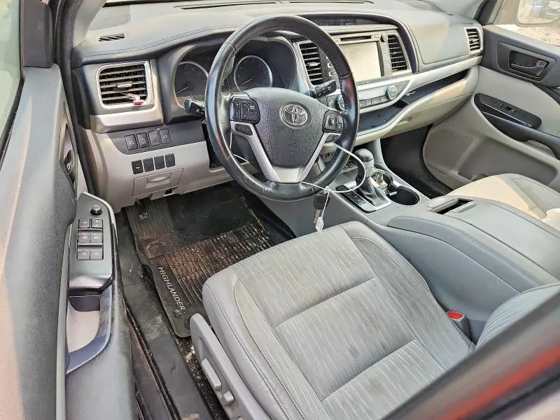 2019 TOYOTA HIGHLANDER LE PLUS  
