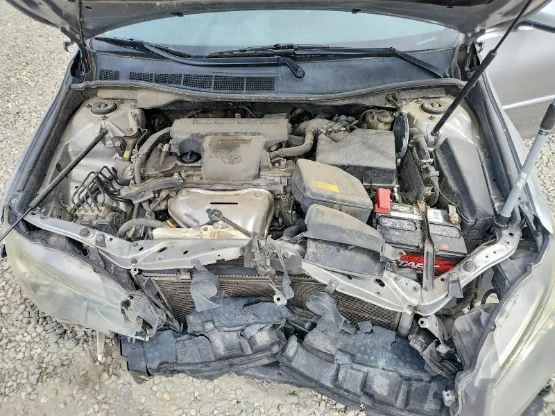 2015 TOYOTA CAMRY SE  