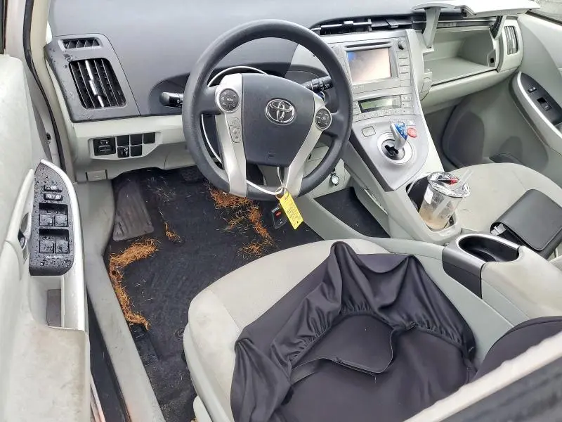 2014 TOYOTA PRIUS THREE  