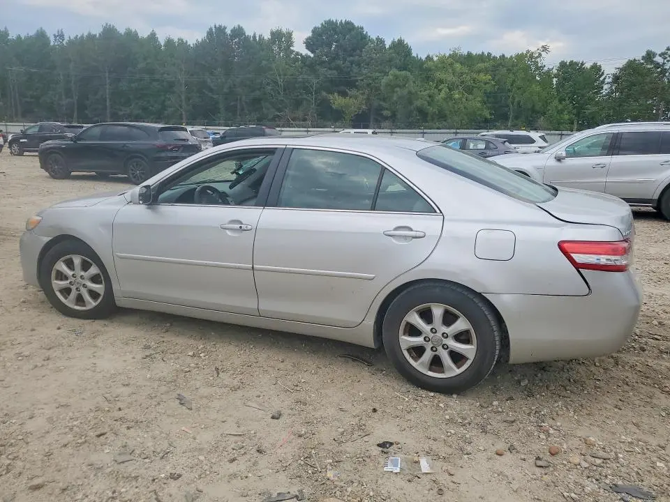 2010 TOYOTA CAMRY XLE  