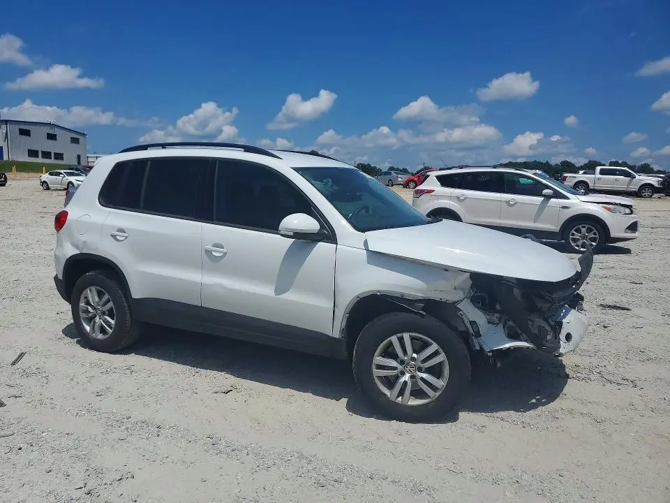 2017 VOLKSWAGEN TIGUAN S  