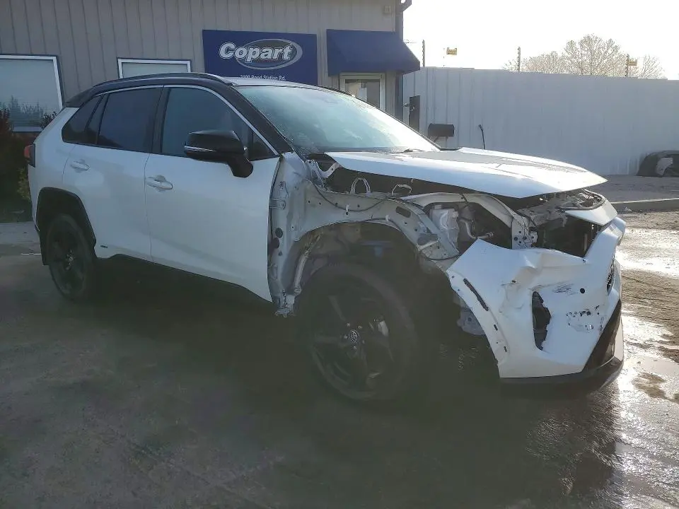 2021 TOYOTA RAV4 XSE  